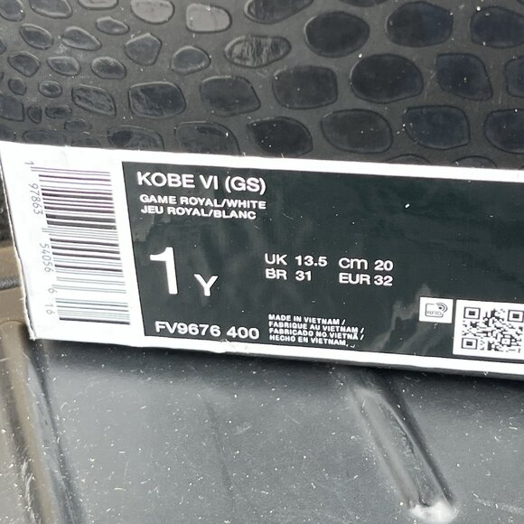 Athletic_Shoes